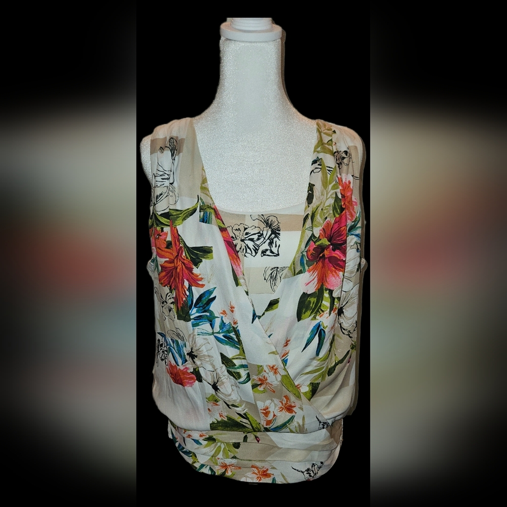 WHITE HOUSE BLACK MARKET Size M Lightweight Floral Blouse